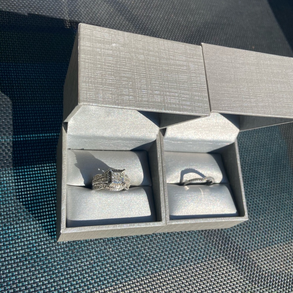 Zales women diamond ring